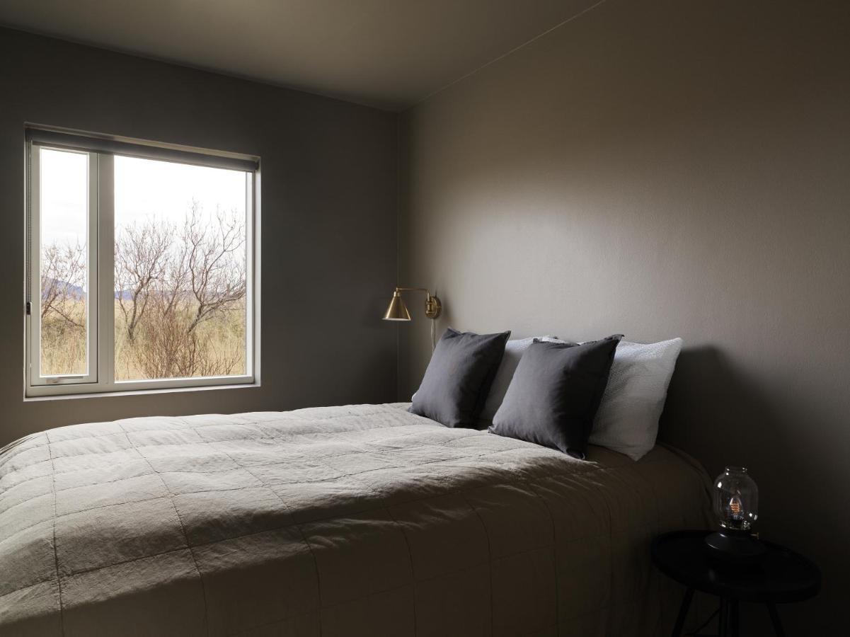 Kloepp Lodge - Snaefellsnes Peninsula スティッキスホールムル エクステリア 写真